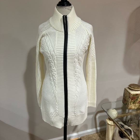 Venus zip Cardigan - Picture 3 of 12